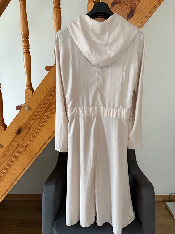 Bej Uzun Kollu Bol Kesim Kadın Elbisesi - Görsel 2