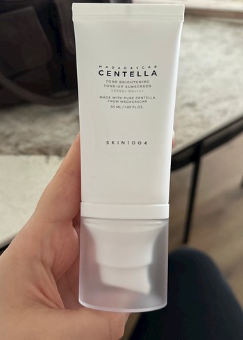Skin1004 Centella Ton Aydınlatıcı Güneş Koruyucu 50ml - Görsel 2