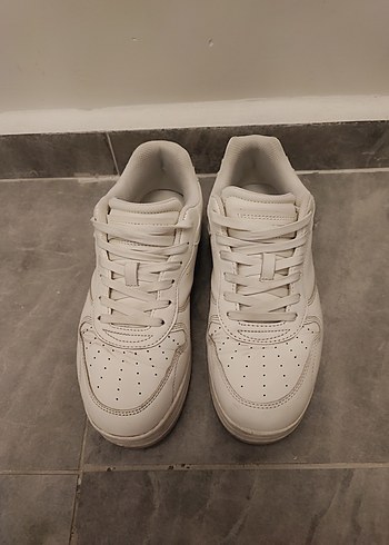 Bershka Beyaz Sneakrs Ayakkabı.