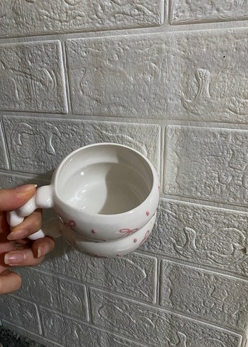 Beyaz Pembe Fiyonklu Seramik Kupa - Görsel 2