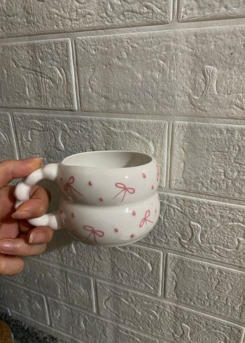 Beyaz Pembe Fiyonklu Seramik Kupa - Görsel 3