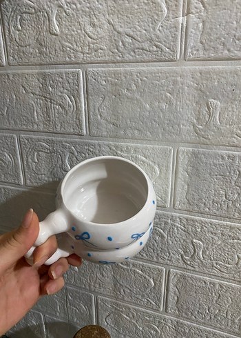 Mavi Fiyonk Desenli Beyaz Seramik Kupa - Görsel 2