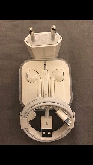 Orjinal iphone şarj aleti ve kulaklık
