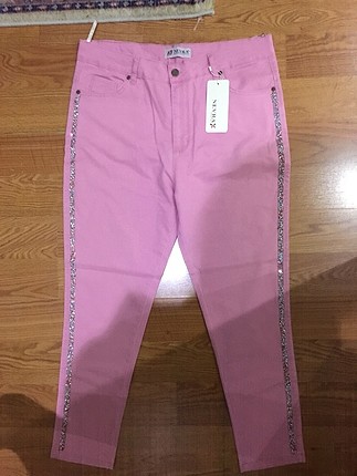 Yanları taşlı 52 beden pembe koy pantolon