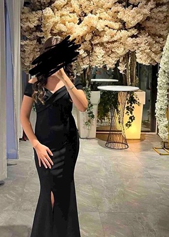 Siyah V Yaka Drapeli Uzun Kadın Elbise - Görsel 4