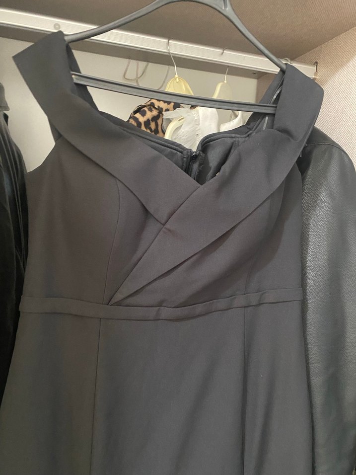 Siyah V Yaka Drapeli Uzun Kadın Elbise - Görsel 2