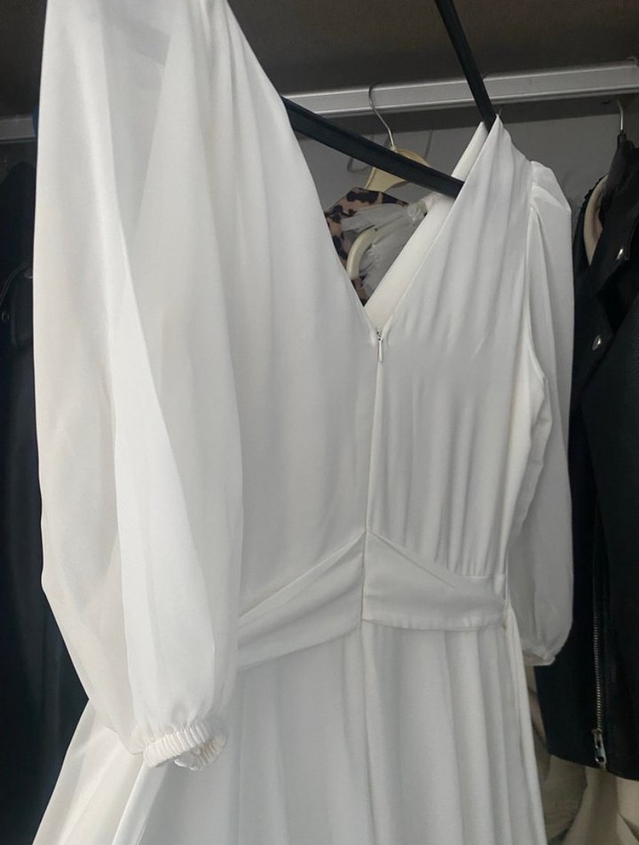 Beyaz Drapeli V Yaka Uzun  Abiye Elbise - Görsel 4