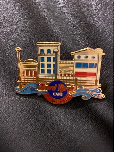 Hard Rock Pin