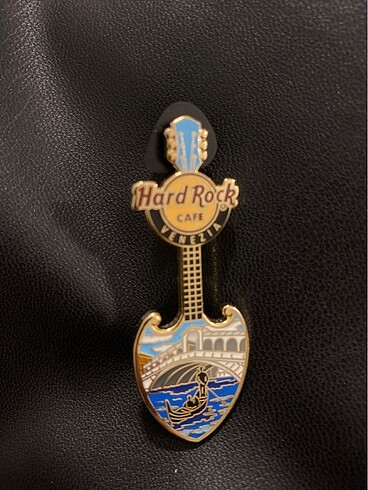 Hard Rock pin