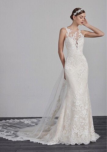 PRONOVİAS ERMA MODELİ GELİNLİK
