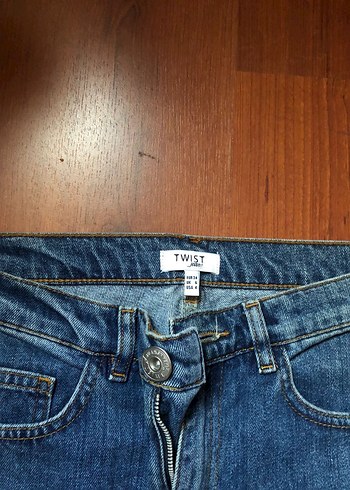 xs Beden Nakışlı ve Kemerli Mavi Kot Pantolon