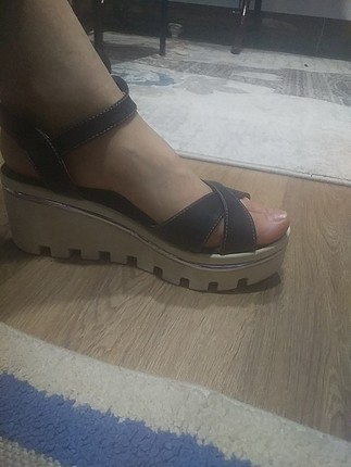 38 Beden Muhteşem bir ayakkabı çok güzel az kullanıldı