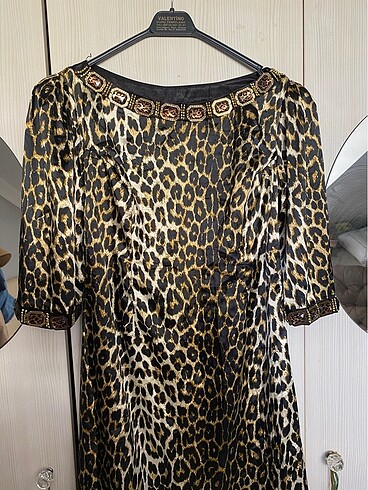 Leopar elbisen