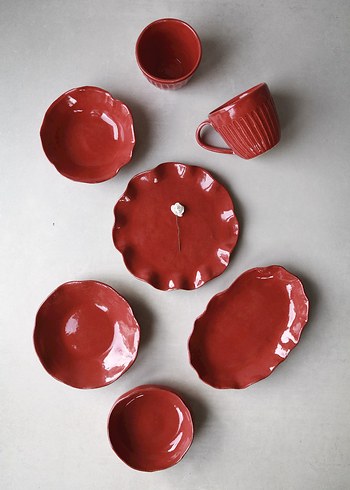 Koyu Kırmızı Dalgalı Kenarlı Tabak - Görsel 3