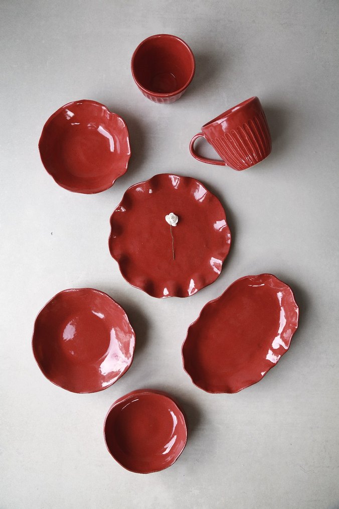 Koyu Kırmızı Dalgalı Kenarlı Tabak - Görsel 3