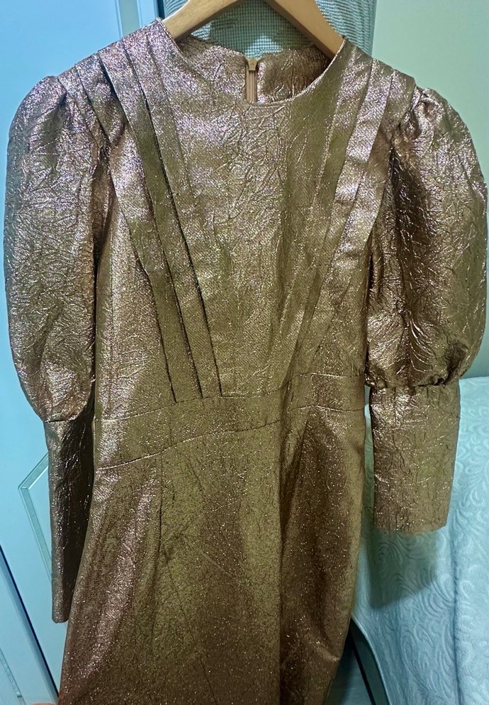 Uzun Kollu Drapeli Altın Abiye Elbise - Görsel 3