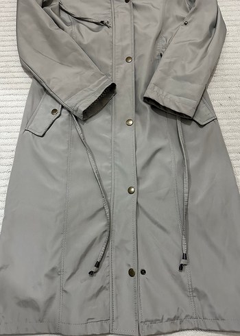 Düğmeli Uzun Gri Kadın Yağmurluk - Görsel 3