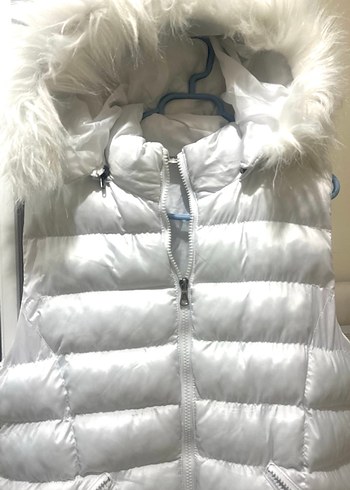 Beyaz Kürklü Midi Kadın Şişme Yelek - Görsel 2