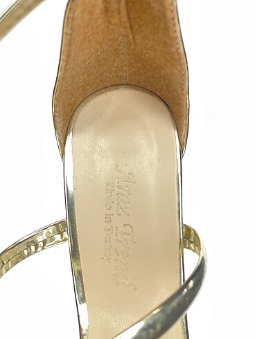 36 Beden çeşitli Renk Vintage Love Stiletto %70 İndirimli.