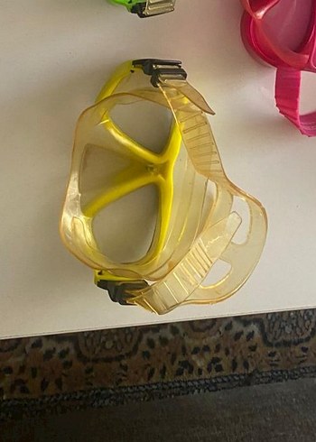 Sarı Yılan Desenli Elastik Yüzücü Gözlüğü - Görsel 2