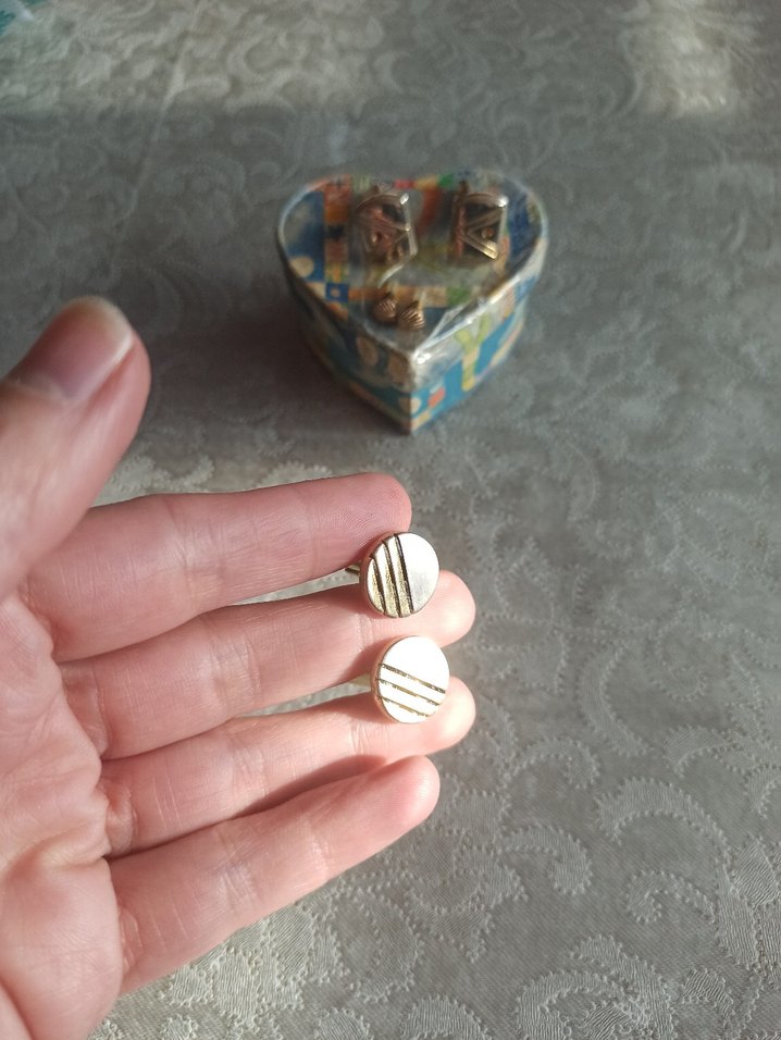 Altın Renkli Minimalist kol düğmesi - Görsel 2