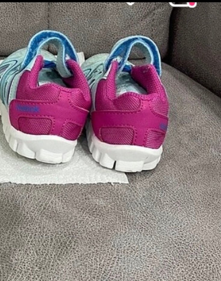 İki çift çocuk ayakkabısı - Görsel 3