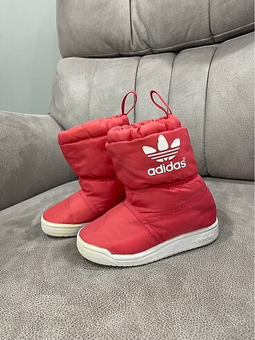 Adidas çocuk bot