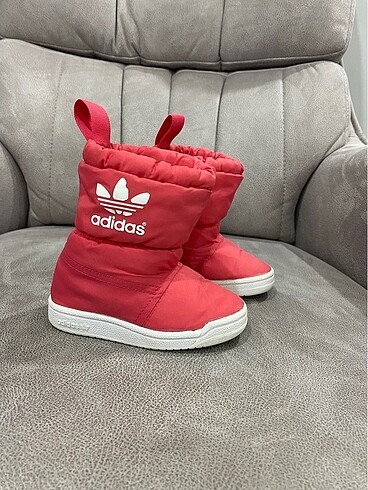 Adidas Adidas çocuk bot