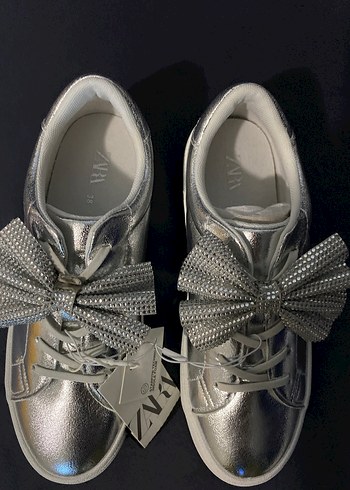 Orjinal Zara parlak gri taşlı Fiyonklu spor ayakkabı - Görsel 4