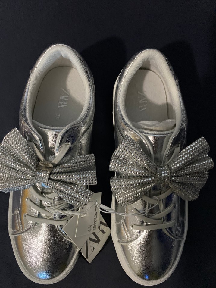 Orjinal Zara parlak gri taşlı Fiyonklu spor ayakkabı - Görsel 4