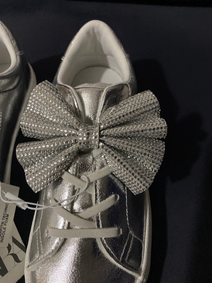 Orjinal Zara parlak gri taşlı Fiyonklu spor ayakkabı - Görsel 3