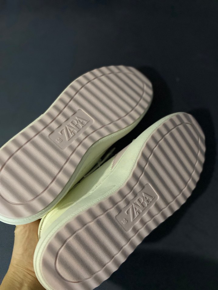 Orjinal Zara cinnamoroll beyaz spor ayakkabı - Görsel 5