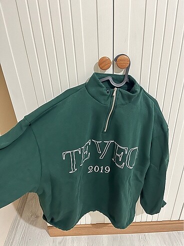 Zara Sweat