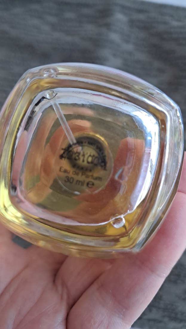 avon little black seffaf Kapaklı Kadın Parfümü - Görsel 5