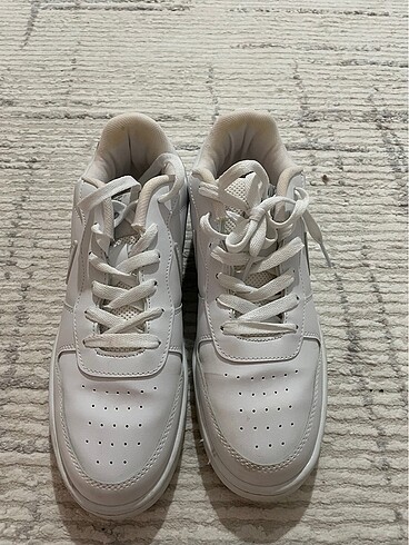 Nike Makul
