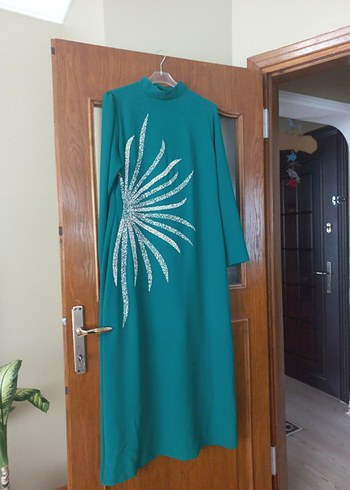 Abiye Elbise Sadece 1 defa kullanıldı - Görsel 2