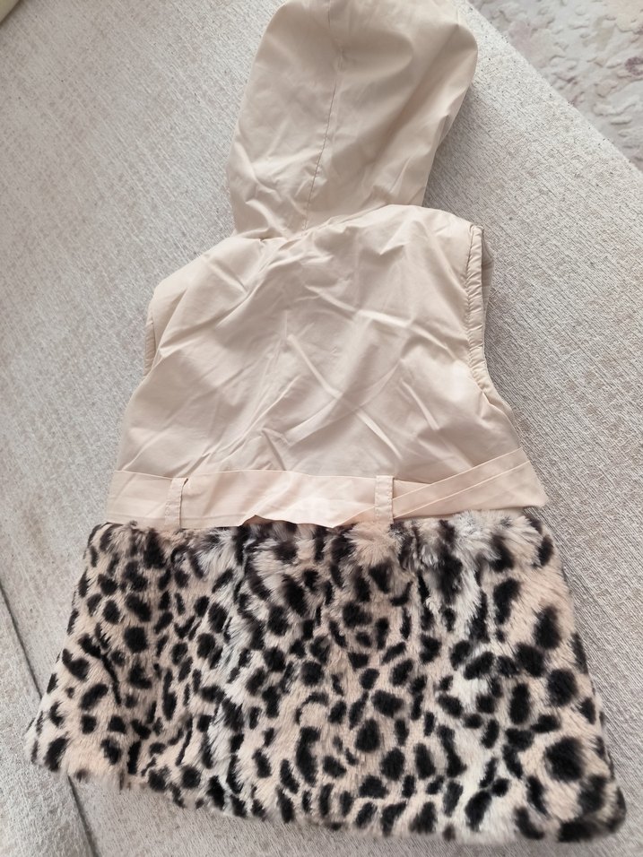 Leopar Desenli Kürklü Kız Yeleği - Görsel 3