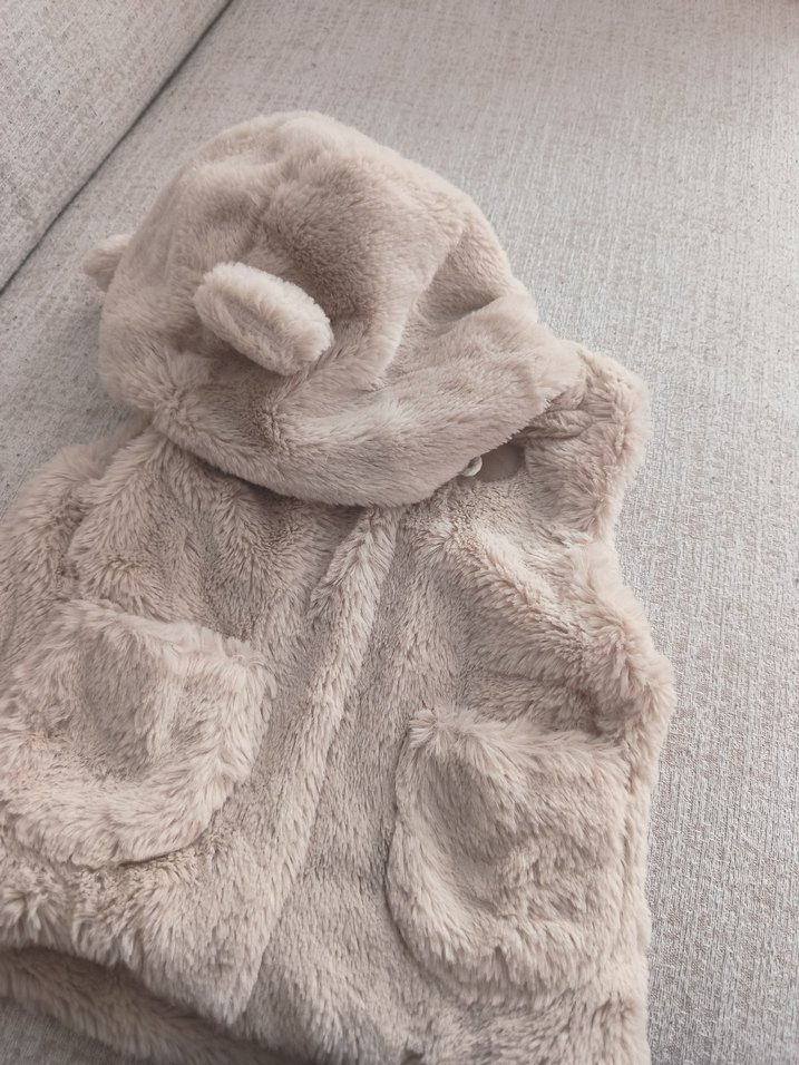 Kız Çocuk Kapüşonlu Kürklü Bej Yelek - Görsel 2
