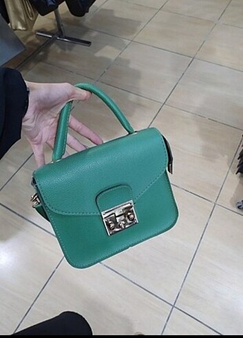 Yeşil Çanta - Görsel 2