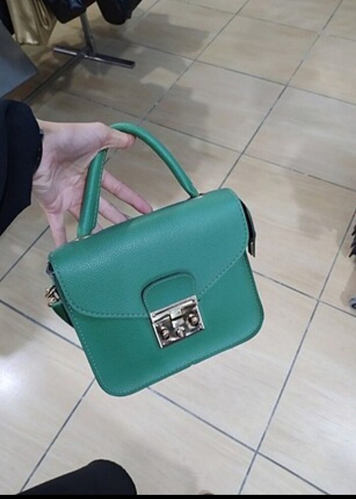 Yeşil Çanta - Görsel 2