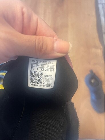 33 Beden Adidas Erkek Çocuk ayakkabı 33