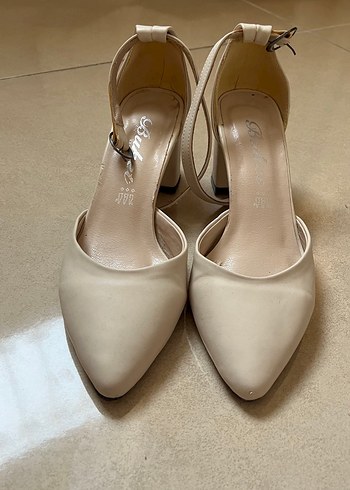 Bej Kadın Stiletto Topuklu Klasik Ayakkabı