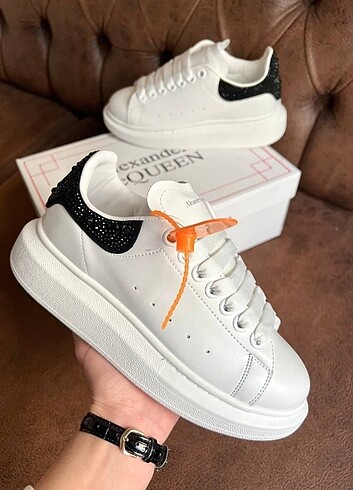 36 Beden Alexander Mcqueen 