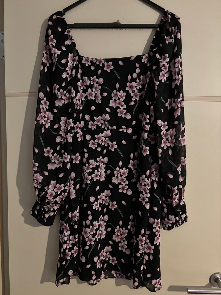 Trendyolmilla Siyah - Pembe Çiçek Desenli Uzun Kollu Midi Elbise - Görsel 2