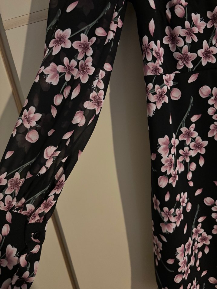 Trendyolmilla Siyah - Pembe Çiçek Desenli Uzun Kollu Midi Elbise - Görsel 3