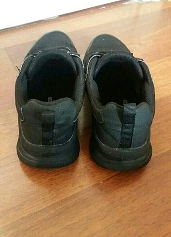 42 Beden siyah Renk Skechers spor ayakabısı