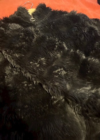 Siyah fermuarlı kadın kürk - Görsel 3