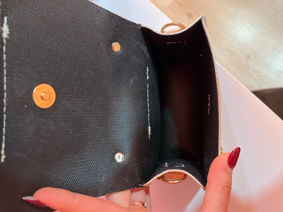 Bej Deri Yılan Desenli Zincir Detaylı Çanta - Görsel 5