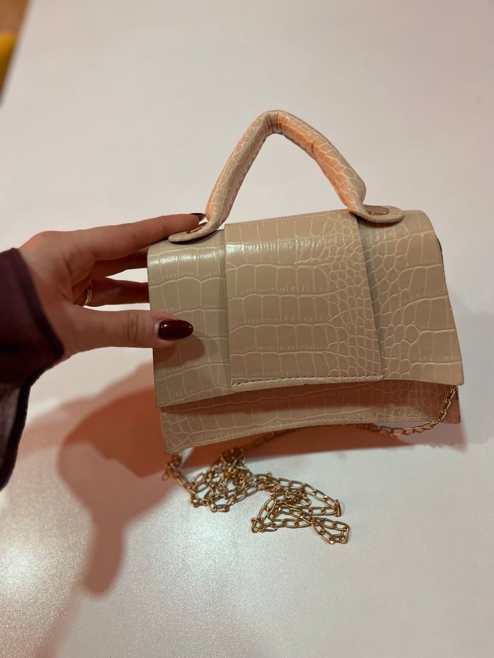 Bej Deri Yılan Desenli Zincir Detaylı Çanta - Görsel 2
