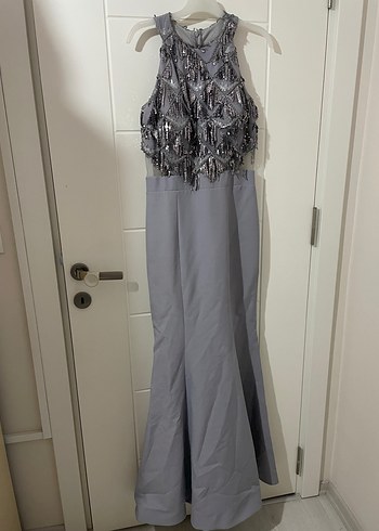 Gri Halter Yaka Detaylı Uzun Abiye Elbise - Görsel 3